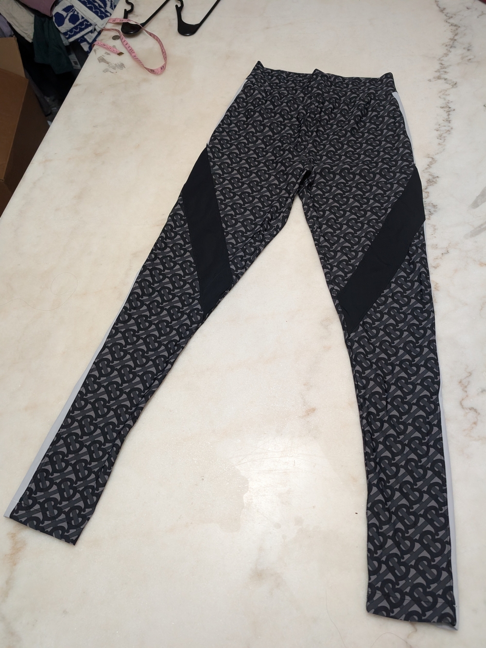 Burberry Black and Gray Monogram High-Waist Leggings - Picture 2 of 9